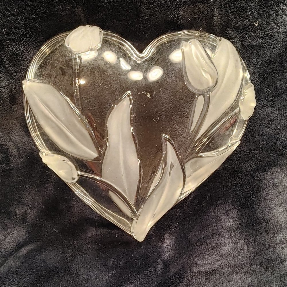 Mikasa Glass Tivoli Heart Shaped Bowl, Tulip Design